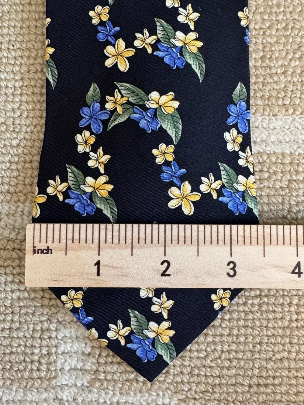 Tommy Hilfiger Floral Silk Tie Navy Blue Yellow Green Italy Preppy Necktie